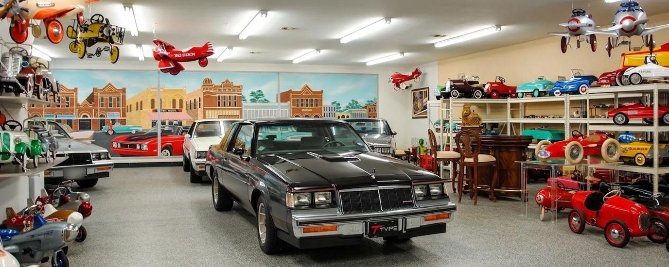Museum Showroom — Buick T-Type & the Mural