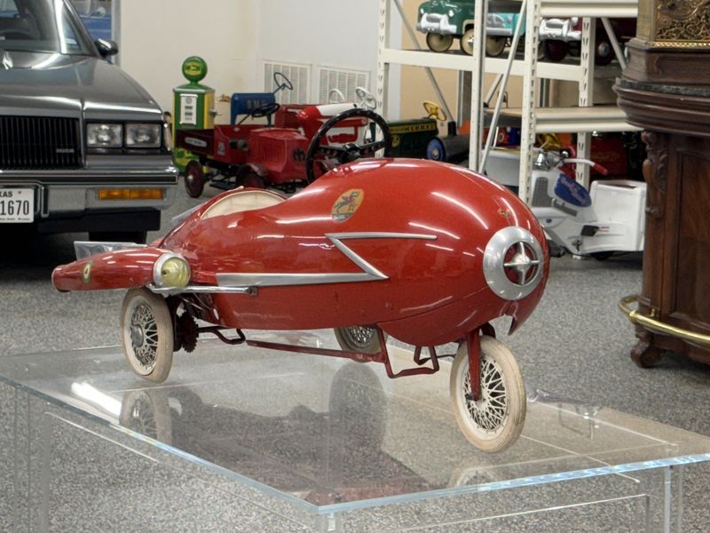 Giordani Realtore Pedal Rocket Plane