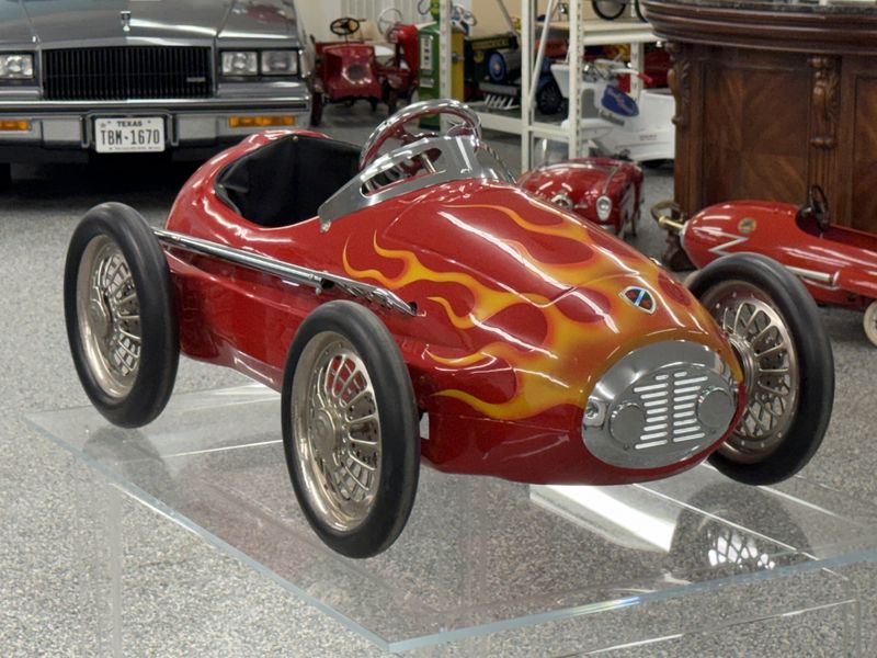 Giordani American Retro Pedal Car