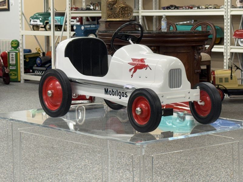 Custom 1954 BMC Mobilgas Racer