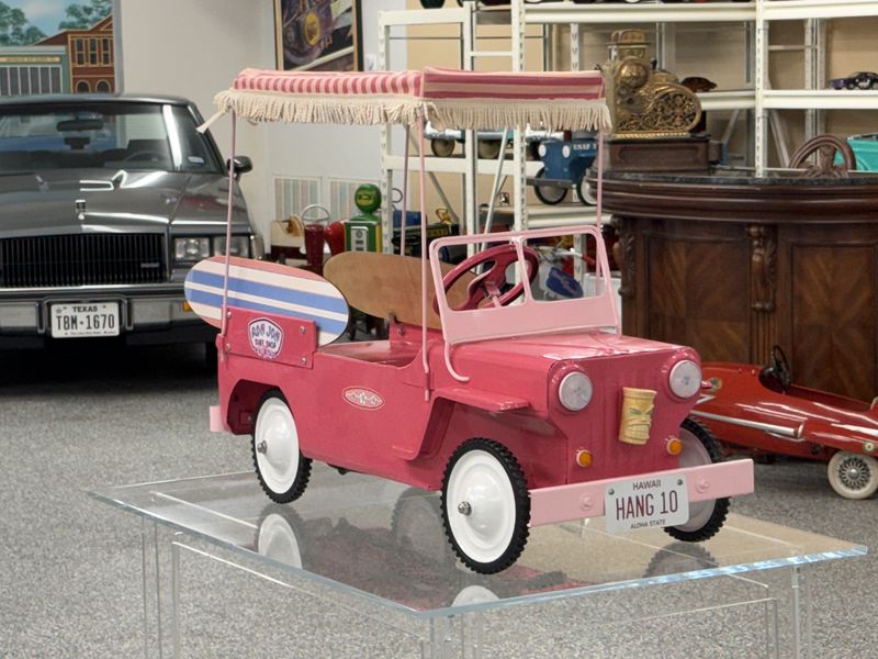 Hamilton Jeep — Pink Ron Jon Jolly